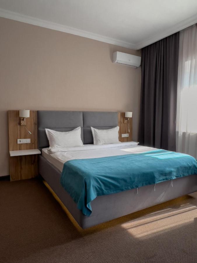 Keremet Hotel Алма Ата Екстериор снимка