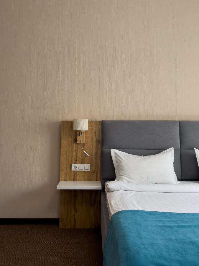 Keremet Hotel Алма Ата Екстериор снимка