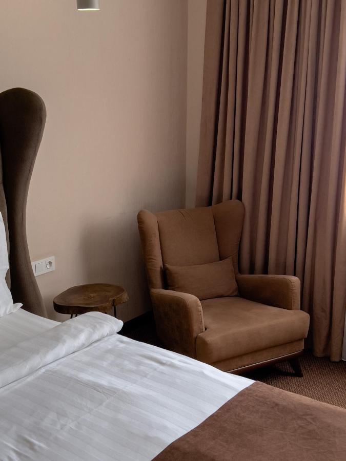 Keremet Hotel Алма Ата Екстериор снимка