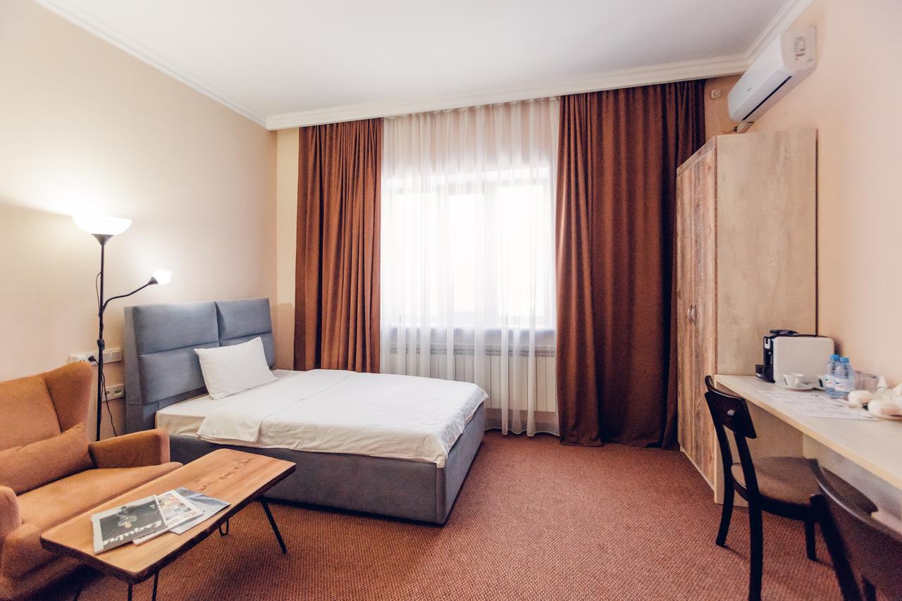 Keremet Hotel Алма Ата Екстериор снимка